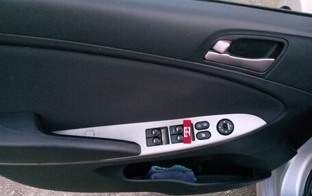 Hyundai Solaris II рестайлинг, 2014 год, 1 100 000 рублей, 14 фотография