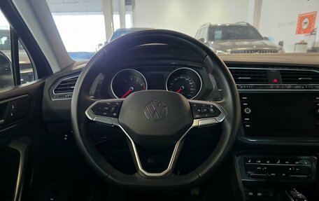 Volkswagen Tiguan II, 2021 год, 3 099 000 рублей, 13 фотография