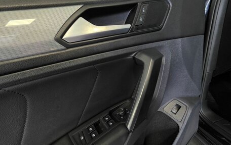 Volkswagen Tiguan II, 2021 год, 3 099 000 рублей, 22 фотография