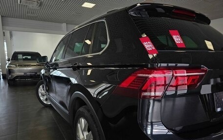 Volkswagen Tiguan II, 2021 год, 3 099 000 рублей, 10 фотография