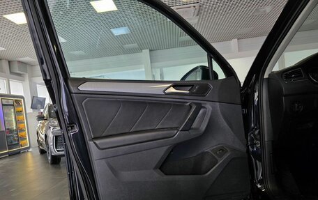 Volkswagen Tiguan II, 2021 год, 3 099 000 рублей, 28 фотография