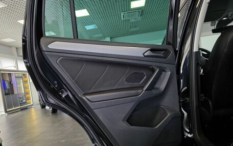 Volkswagen Tiguan II, 2021 год, 3 099 000 рублей, 29 фотография