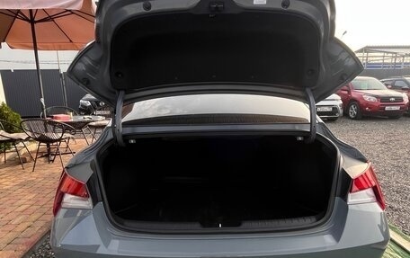 Hyundai Elantra, 2022 год, 2 200 000 рублей, 15 фотография