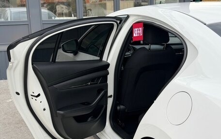 Mazda 3, 2019 год, 1 930 000 рублей, 28 фотография
