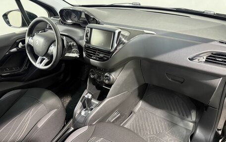 Peugeot 208 II, 2013 год, 699 800 рублей, 3 фотография