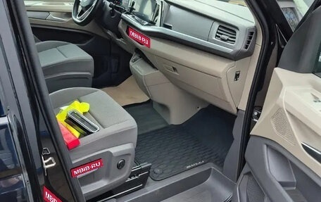 Volkswagen Multivan, 2022 год, 4 180 000 рублей, 6 фотография