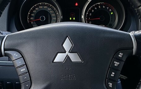 Mitsubishi Pajero IV рестайлинг 2, 2013 год, 1 899 000 рублей, 15 фотография