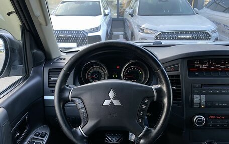 Mitsubishi Pajero IV рестайлинг 2, 2013 год, 1 899 000 рублей, 14 фотография