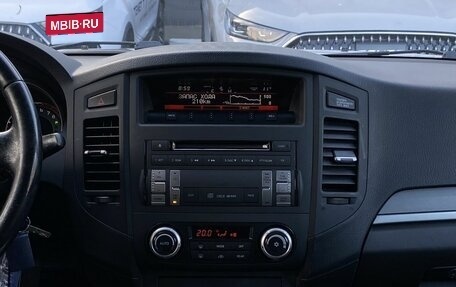 Mitsubishi Pajero IV рестайлинг 2, 2013 год, 1 899 000 рублей, 12 фотография