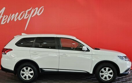 Mitsubishi Outlander III рестайлинг 3, 2018 год, 1 740 000 рублей, 6 фотография