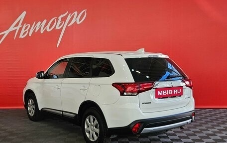 Mitsubishi Outlander III рестайлинг 3, 2018 год, 1 740 000 рублей, 3 фотография