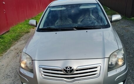 Toyota Avensis III рестайлинг, 2006 год, 625 000 рублей, 1 фотография