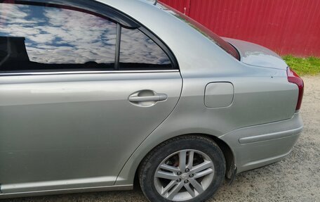 Toyota Avensis III рестайлинг, 2006 год, 625 000 рублей, 3 фотография