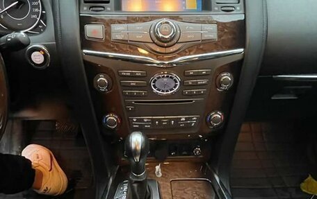 Infiniti QX56, 2011 год, 2 700 000 рублей, 14 фотография
