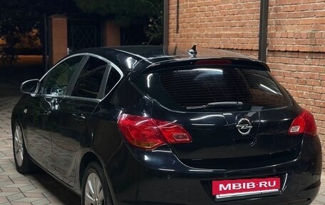 Opel Astra J, 2011 год, 640 000 рублей, 6 фотография