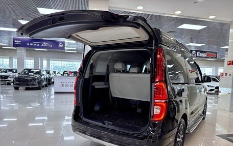 Hyundai Grand Starex Grand Starex I рестайлинг 2, 2018 год, 3 830 000 рублей, 9 фотография