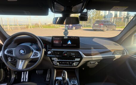 BMW 5 серия, 2022 год, 6 050 000 рублей, 21 фотография