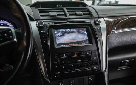 Toyota Camry, 2016 год, 2 090 000 рублей, 10 фотография