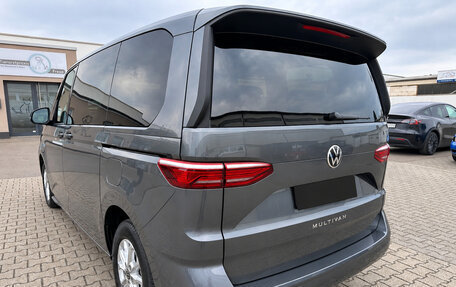 Volkswagen Multivan, 2022 год, 5 290 000 рублей, 4 фотография