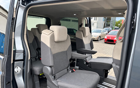 Volkswagen Multivan, 2022 год, 5 290 000 рублей, 15 фотография