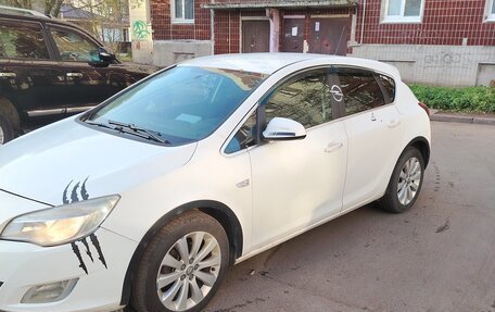 Opel Astra J, 2012 год, 625 000 рублей, 2 фотография