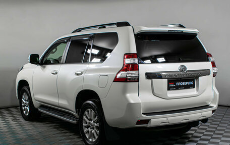 Toyota Land Cruiser Prado 150 рестайлинг, 2014 год, 3 740 000 рублей, 7 фотография
