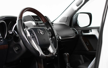 Toyota Land Cruiser Prado 150 рестайлинг, 2014 год, 3 740 000 рублей, 11 фотография