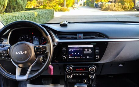 KIA Rio IV, 2022 год, 1 880 000 рублей, 10 фотография