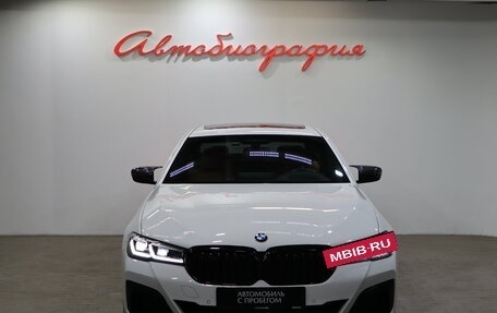 BMW 5 серия, 2022 год, 5 000 000 рублей, 2 фотография