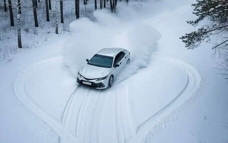 Toyota Camry, 2021 год, 3 950 000 рублей, 2 фотография