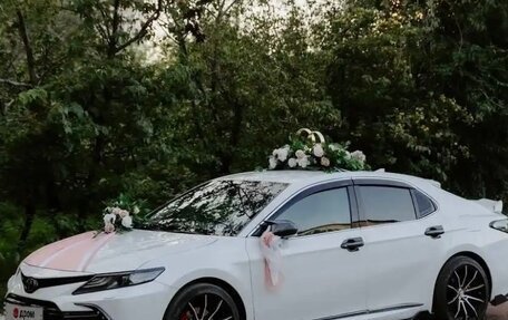 Toyota Camry, 2021 год, 3 950 000 рублей, 5 фотография