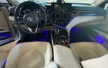 Toyota Camry, 2021 год, 3 950 000 рублей, 6 фотография