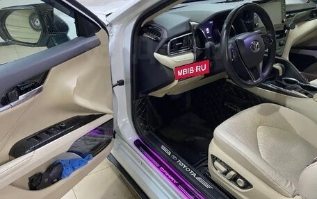 Toyota Camry, 2021 год, 3 950 000 рублей, 8 фотография