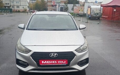 Hyundai Solaris II рестайлинг, 2018 год, 940 000 рублей, 1 фотография