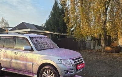 Mitsubishi Pajero IV рестайлинг 2, 2015 год, 2 850 000 рублей, 1 фотография