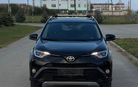 Toyota RAV4, 2016 год, 1 999 999 рублей, 3 фотография