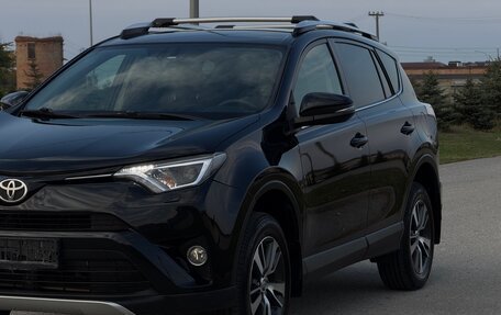 Toyota RAV4, 2016 год, 1 999 999 рублей, 2 фотография