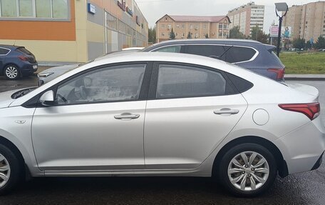 Hyundai Solaris II рестайлинг, 2018 год, 940 000 рублей, 3 фотография
