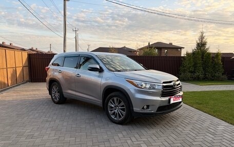 Toyota Highlander III, 2014 год, 2 050 000 рублей, 1 фотография