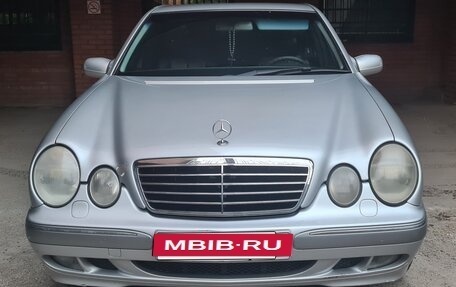 Mercedes-Benz E-Класс, 2001 год, 450 000 рублей, 1 фотография