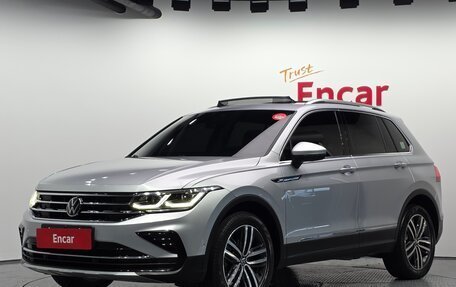 Volkswagen Tiguan II, 2022 год, 3 560 000 рублей, 1 фотография