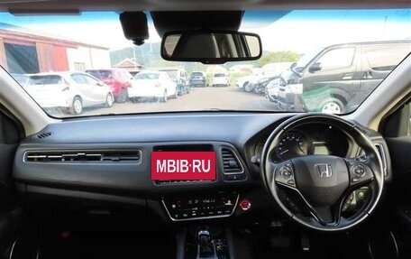 Honda Vezel, 2022 год, 1 430 000 рублей, 8 фотография