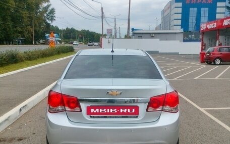 Chevrolet Cruze II, 2010 год, 550 000 рублей, 4 фотография