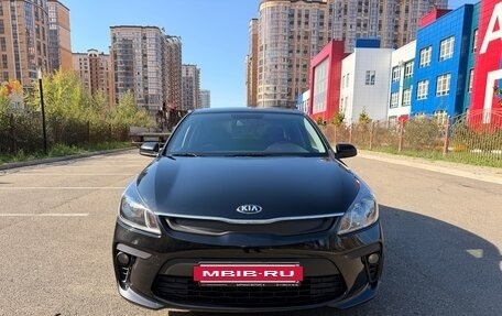 KIA Rio IV, 2018 год, 1 550 000 рублей, 2 фотография