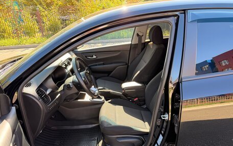 KIA Rio IV, 2018 год, 1 550 000 рублей, 10 фотография