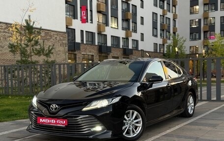Toyota Camry, 2019 год, 2 100 000 рублей, 3 фотография