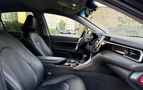 Toyota Camry, 2019 год, 2 100 000 рублей, 18 фотография