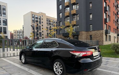 Toyota Camry, 2019 год, 2 100 000 рублей, 17 фотография