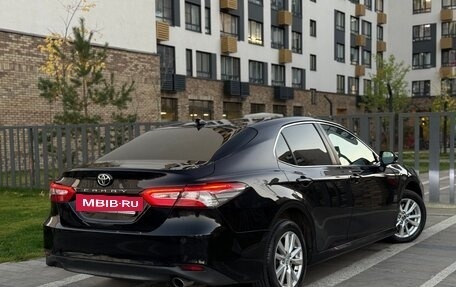 Toyota Camry, 2019 год, 2 100 000 рублей, 14 фотография