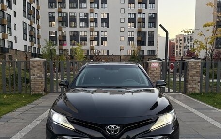 Toyota Camry, 2019 год, 2 100 000 рублей, 13 фотография